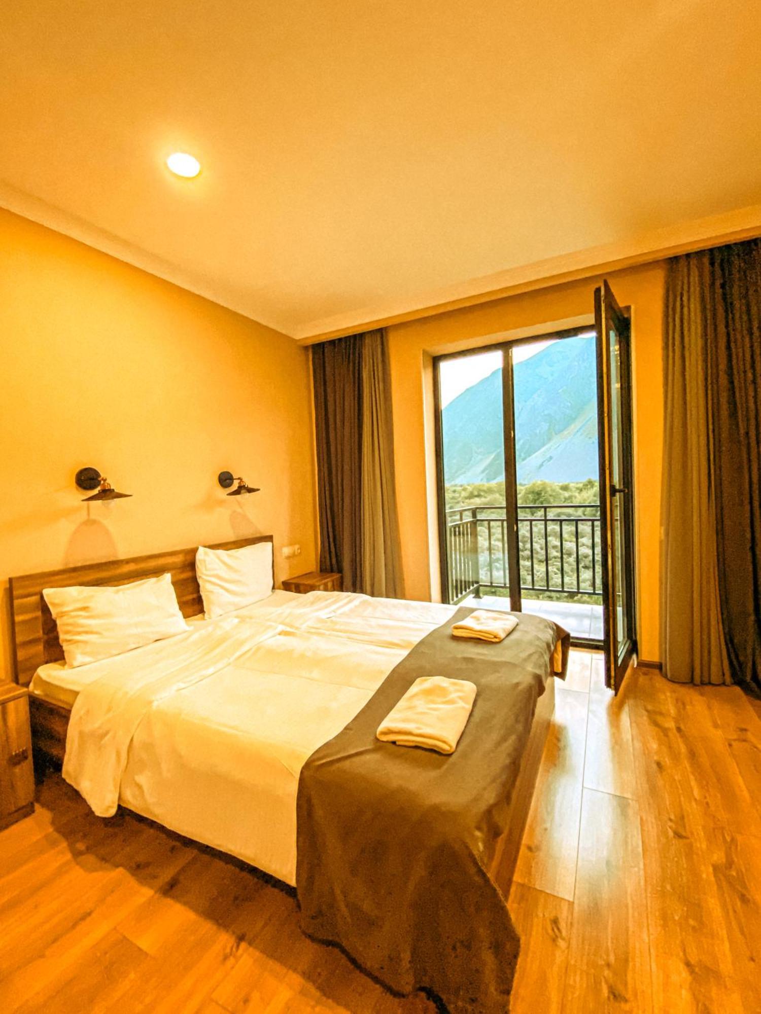 Hotel Gold Kazbegi Buitenkant foto