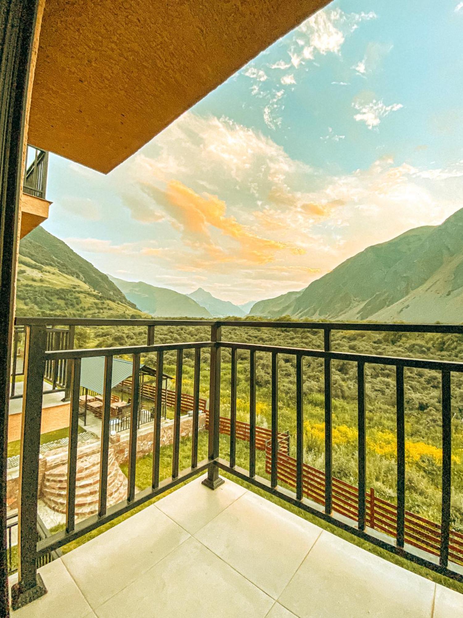 Hotel Gold Kazbegi Buitenkant foto