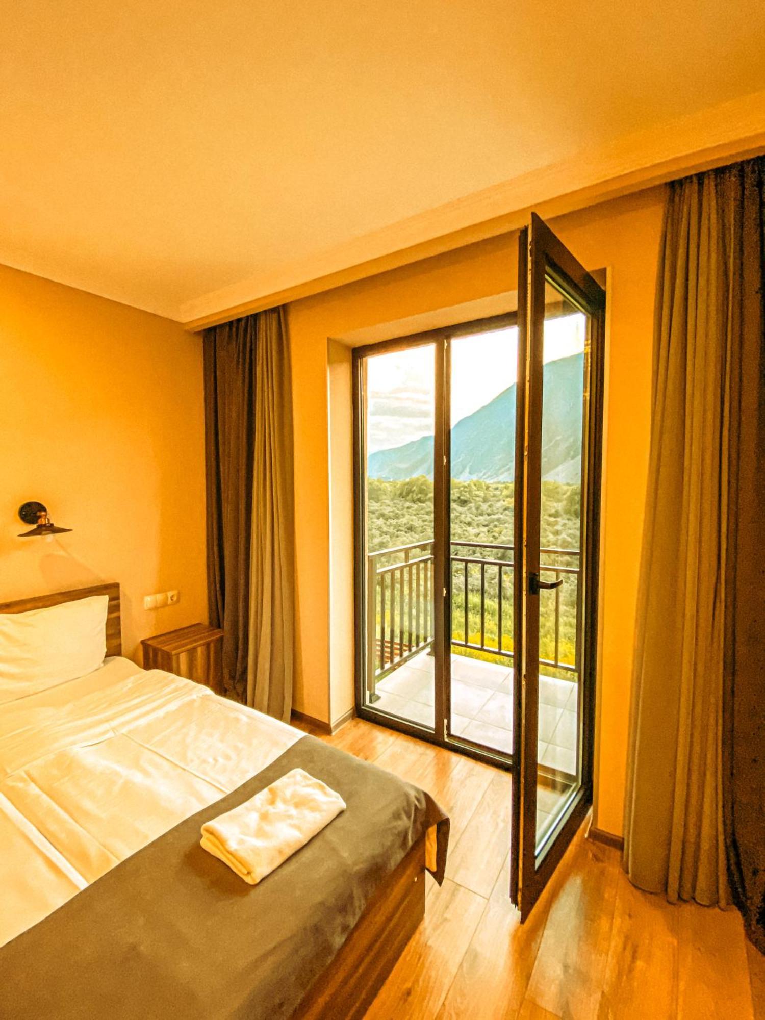 Hotel Gold Kazbegi Buitenkant foto
